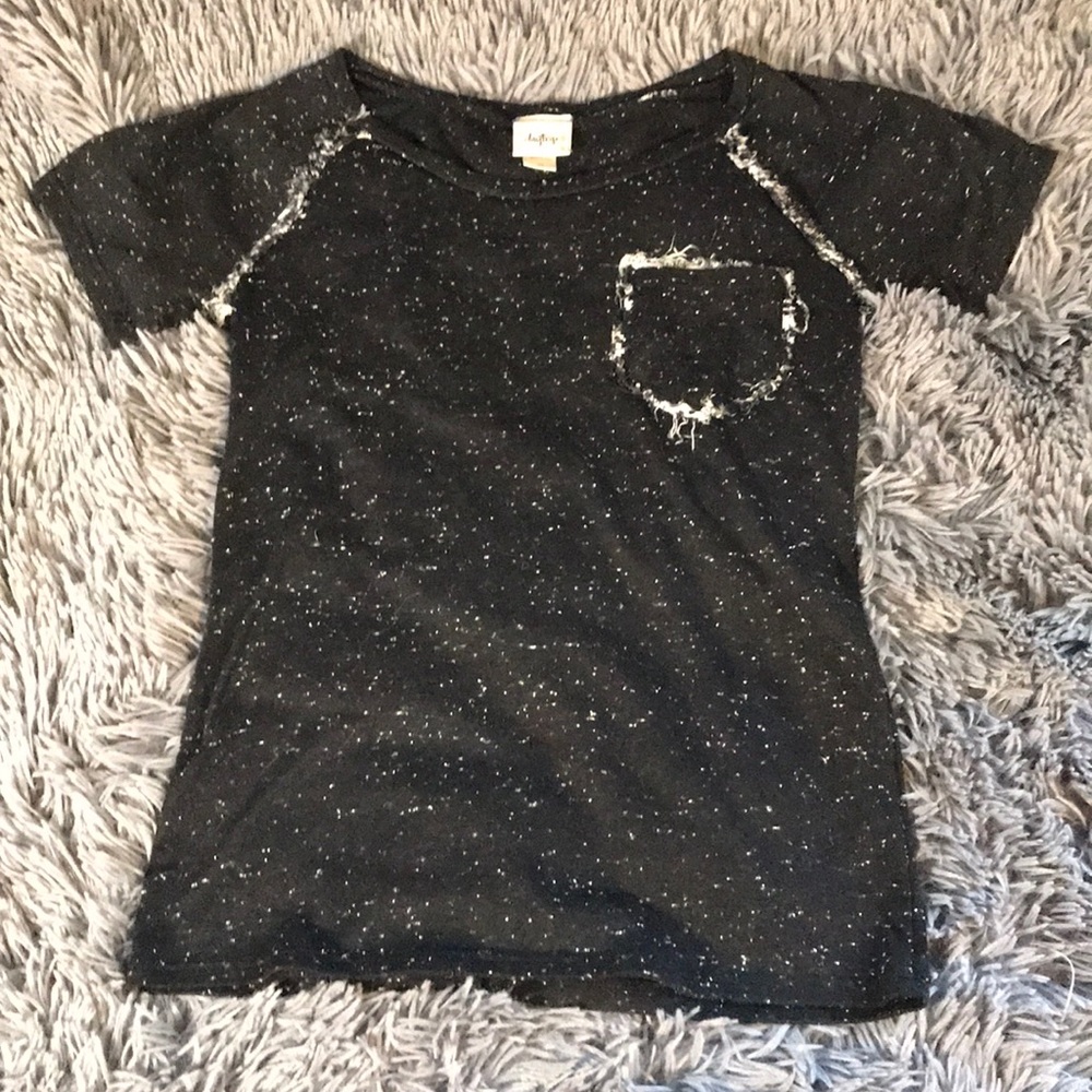 ❗️DONATING SOON❗️Daytrip Tee